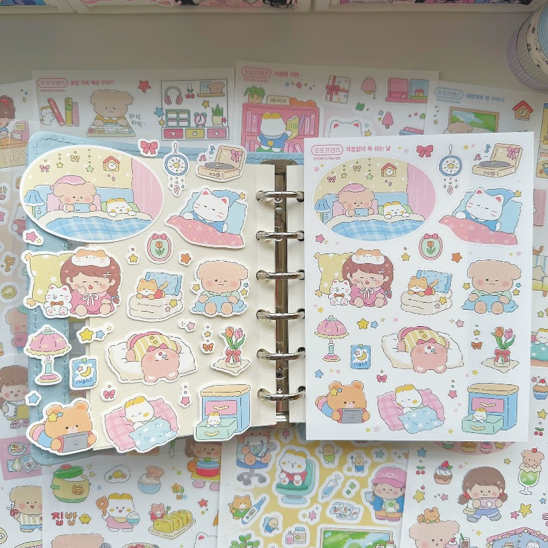 Phone Accessories For Kids - Urocza dziewczynka z kreskówki i zwierzęta